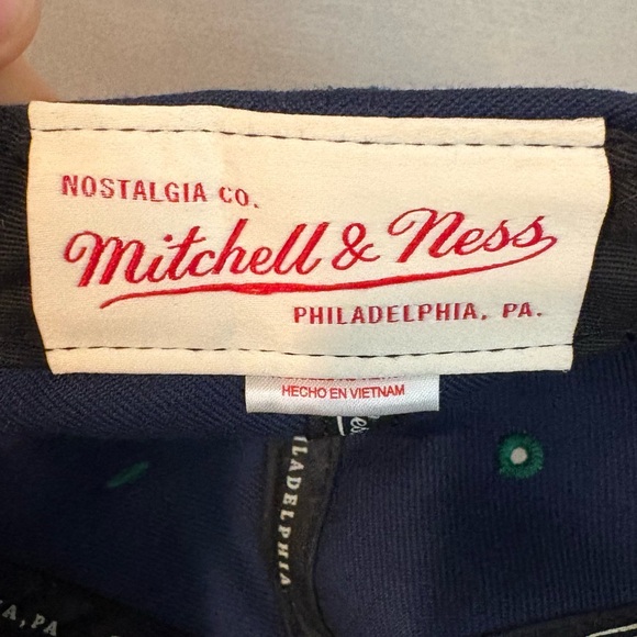 Mitchell & Ness | Dallas Mavericks Throwback Logo SnapBack Hat - Navy - Picture 6 of 6